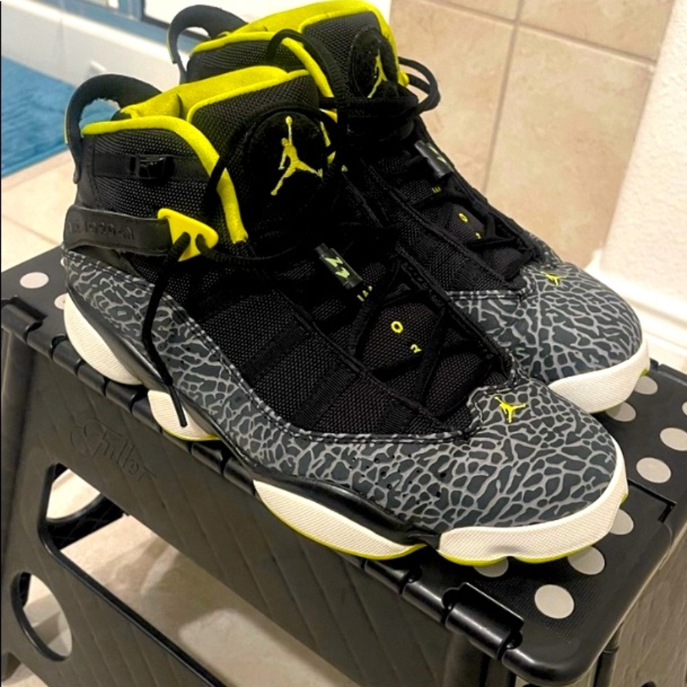 Jordan six rings